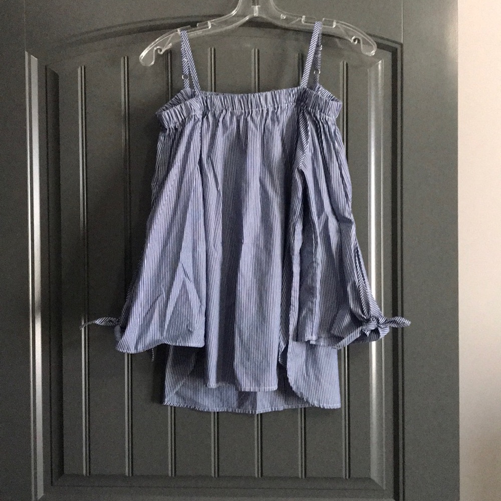 Seven Sisters off the shoulder shirt